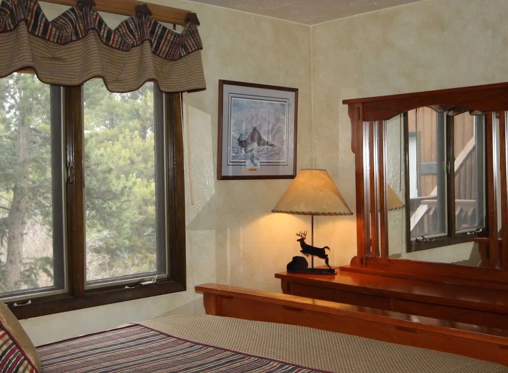 Four O'clock Lodge B14 1 Bedroom 1 Bathroom Condo