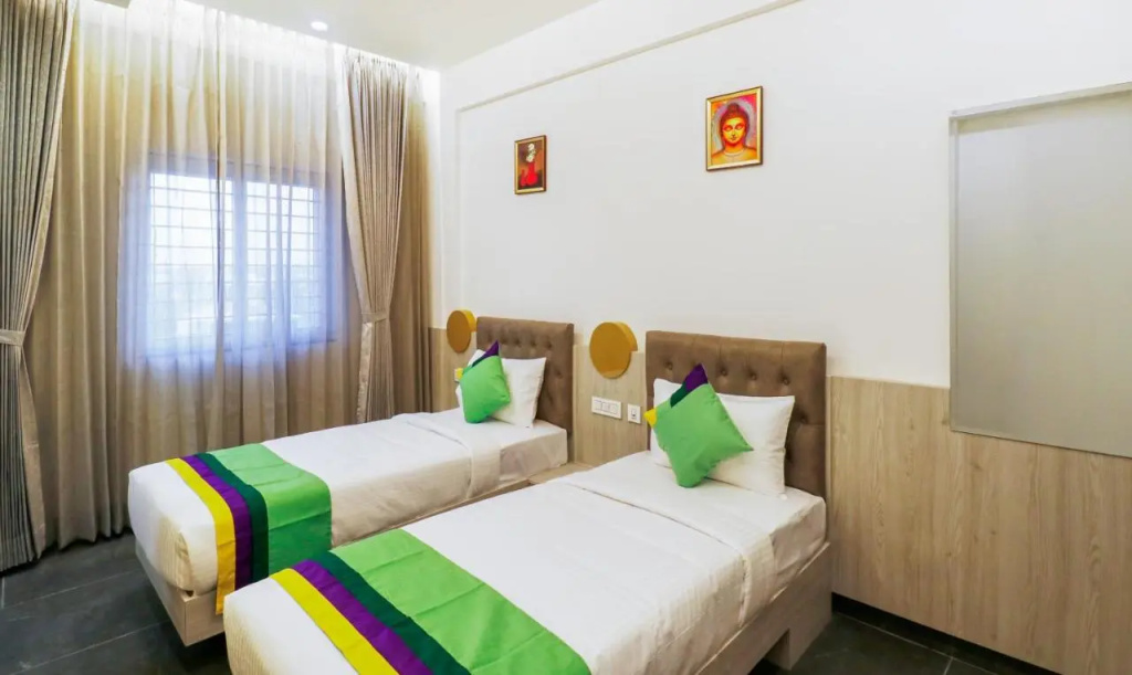 Itsy Hotels Silver Keys