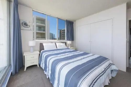 Ebbtide, Unit 17, 2-6 North Street