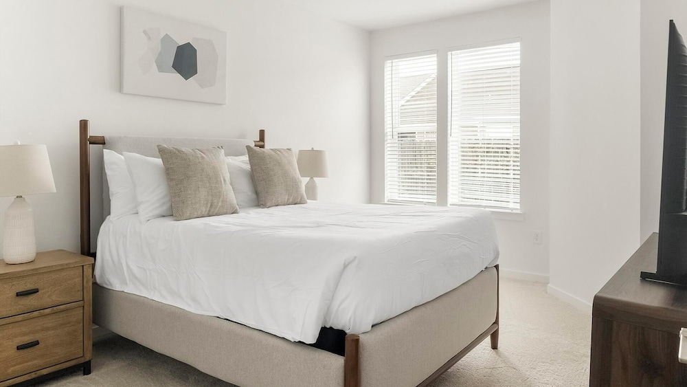 Landing Apartments Near Woodcrest