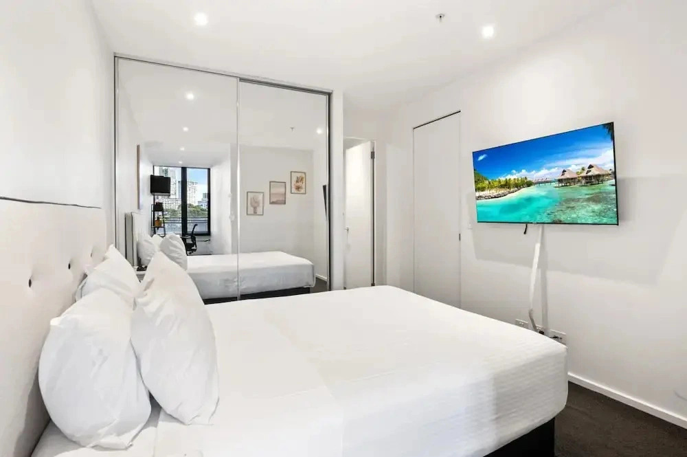 Stylish Southbank 2-bed Flat w/ Balcony