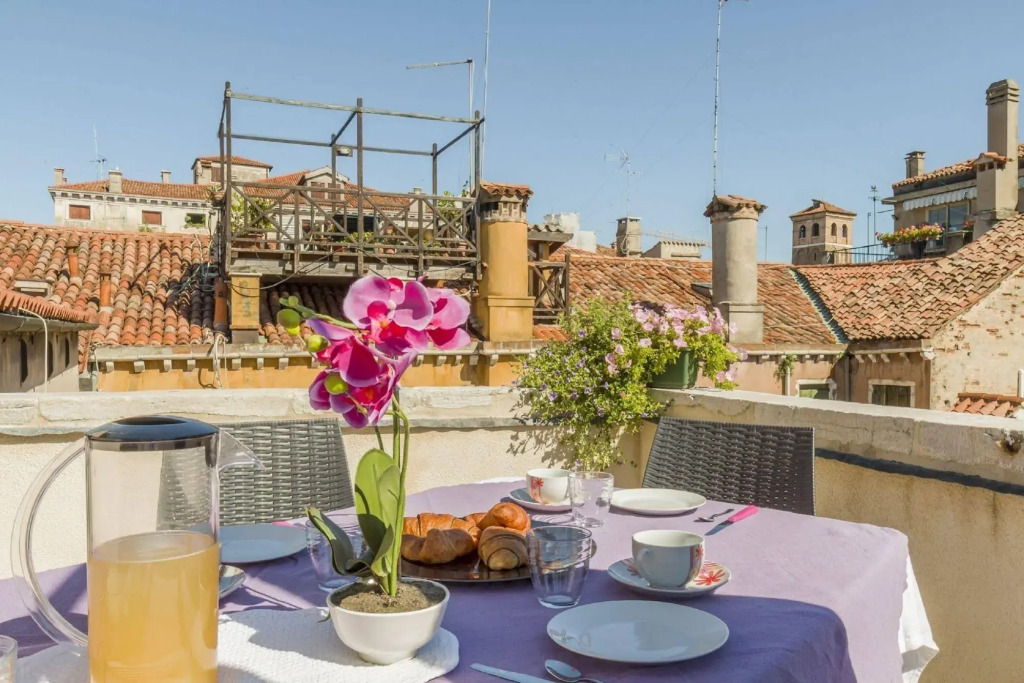 Rialto Deluxe Apartments