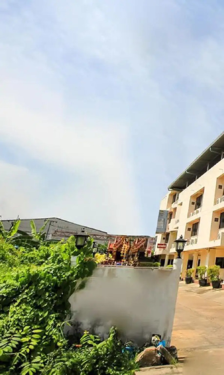 White Inn Hotel by OYO Rooms