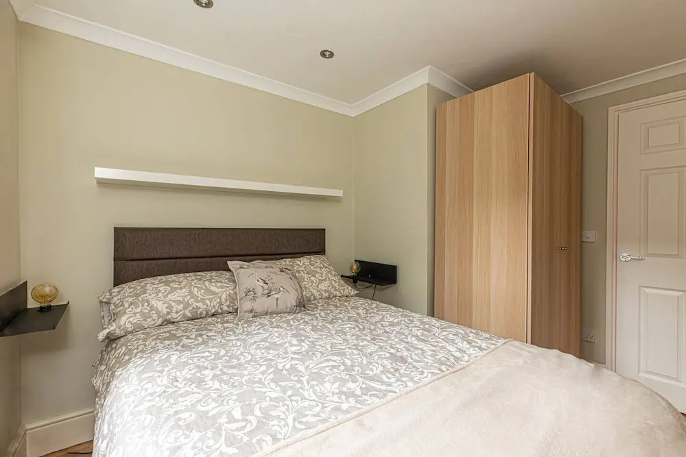 Homely 2-bed flat in Little Venice