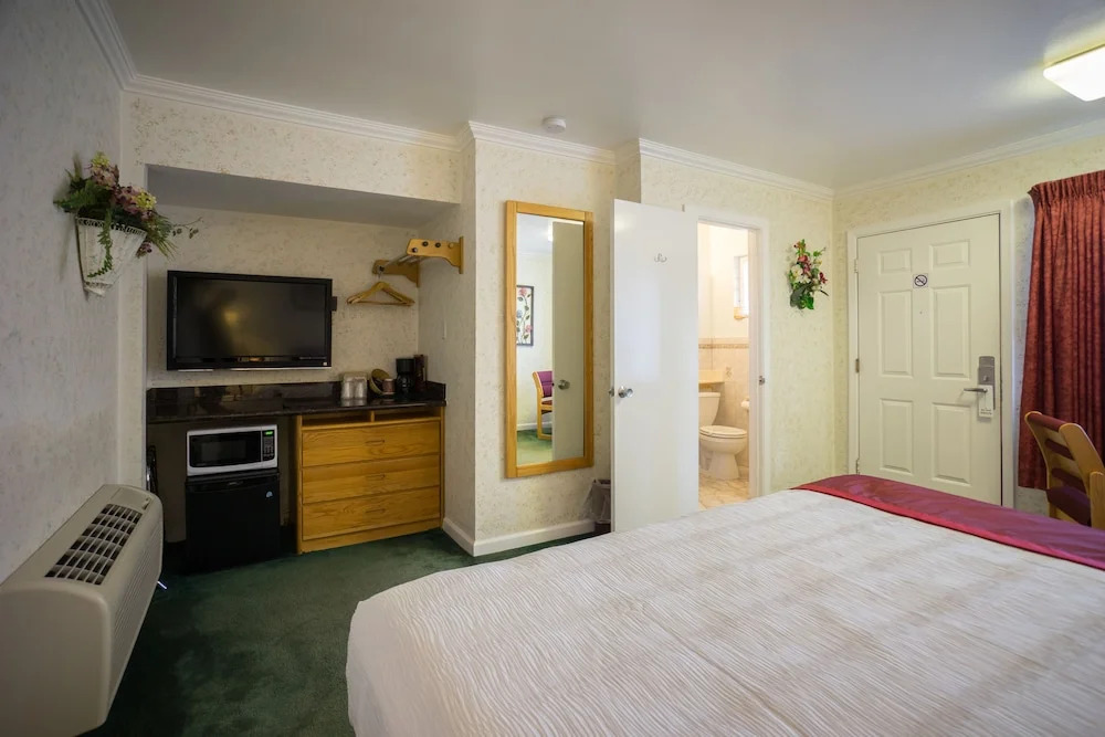 Travelers Inn