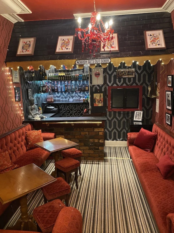 Delovely Hotel