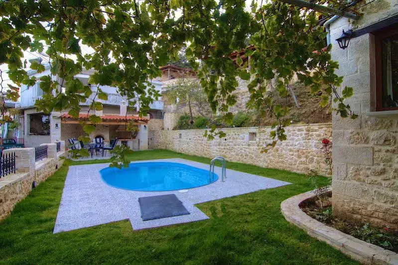 House Marevouni, Triopetra