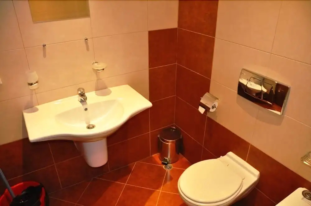 PM Services Royal Plaza Apartments