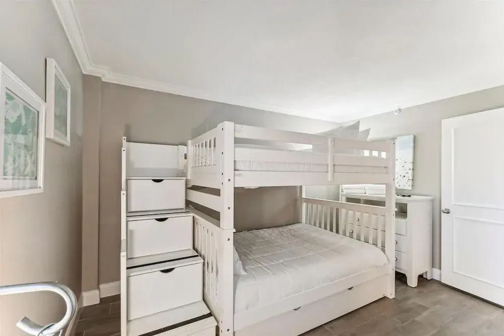 Inlet Reef 403 2 Bedroom Condo by RedAwning