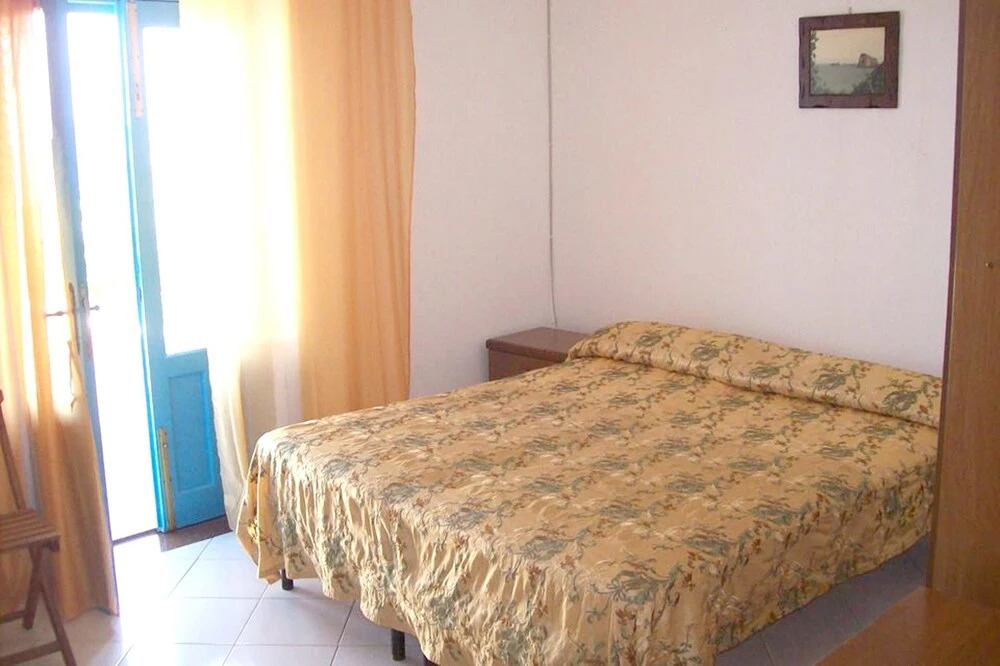 House With 2 Bedrooms in Panarea, With Wonderful sea View and Enclosed
