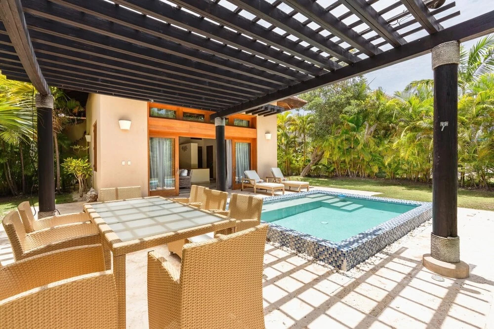 Rustic Private Bungalow at Green Village w Picuzzi Included