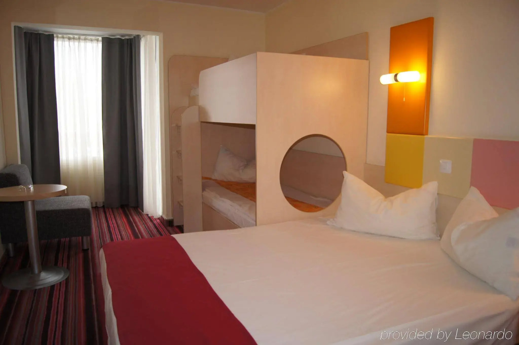 Zenith Hotel