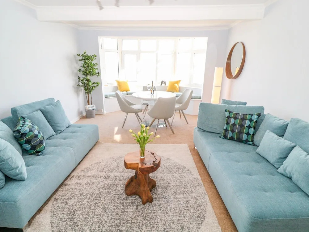 Seaview Apartment