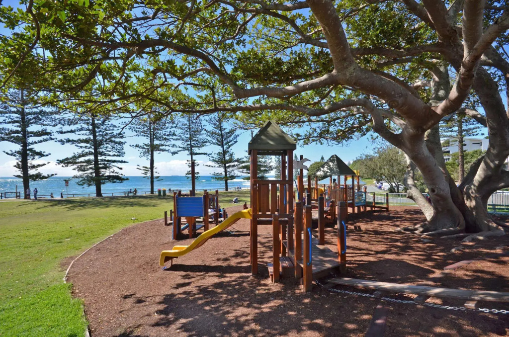 Raintrees Moffat Beach