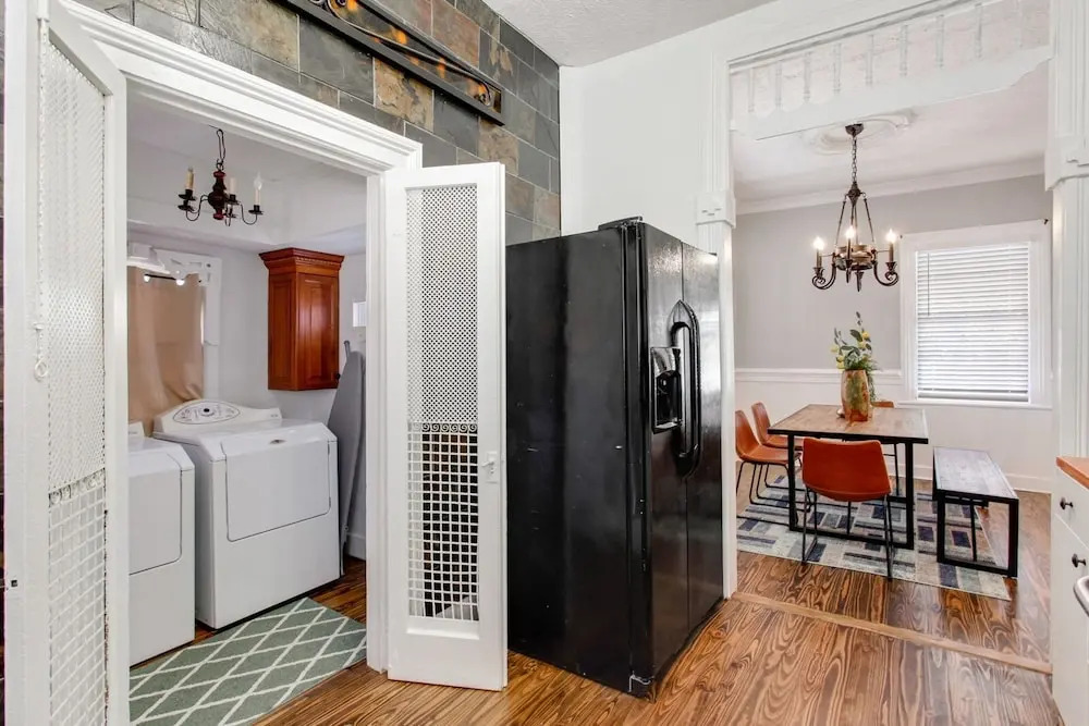 1202 Savannah - 4 Br Home