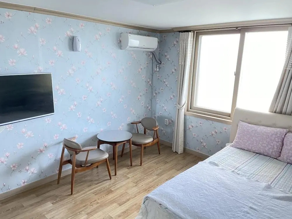 Sokcho Haeoleumhouse
