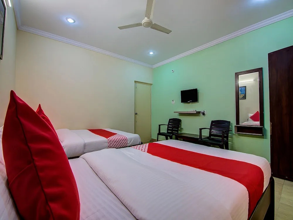 OYO 14507 Lalitha Delight