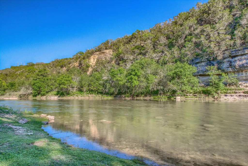 Rio Vida RG 104 in Canyon Lake