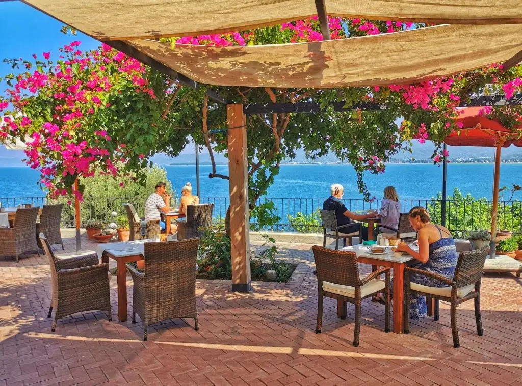 Ece Hotel Sovalye Island