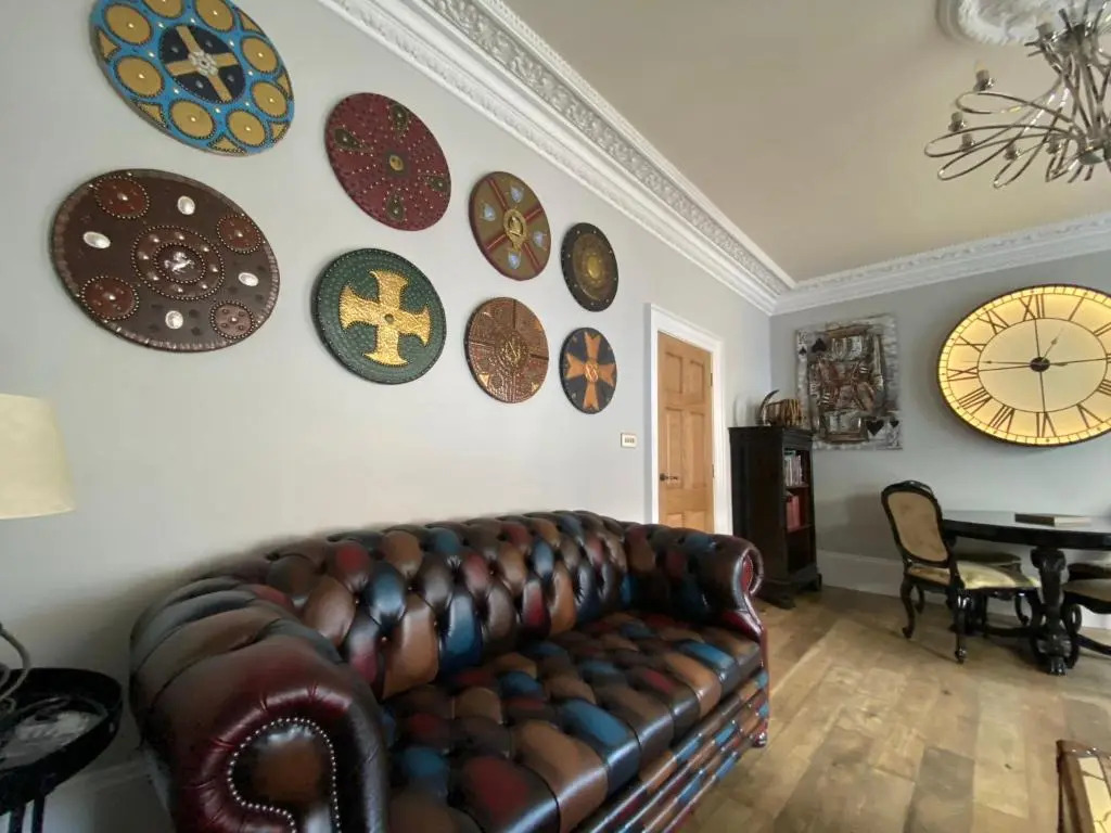 Clan Young Suite