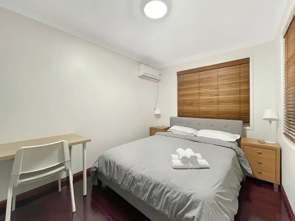 Metawise Cozy Family Room in Shared Home Free Parking