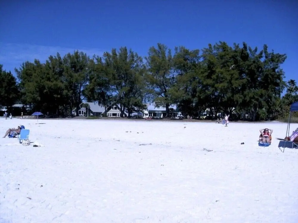 The Anna Maria Island Beach Breeze