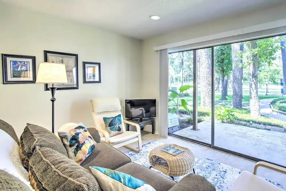 Walden Golf Course Condo Near Lake Conroe!