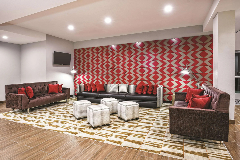 La Quinta by Wyndham San Antonio by Frost Bank Center