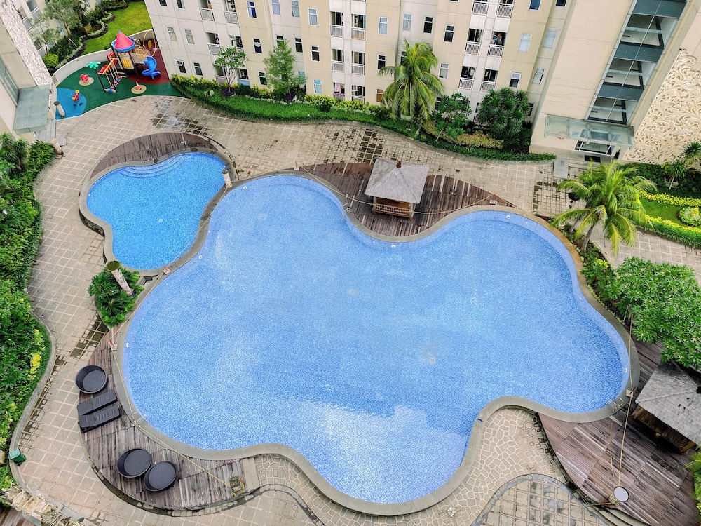 Simple Look 1Br Apartment At Vittoria Residence