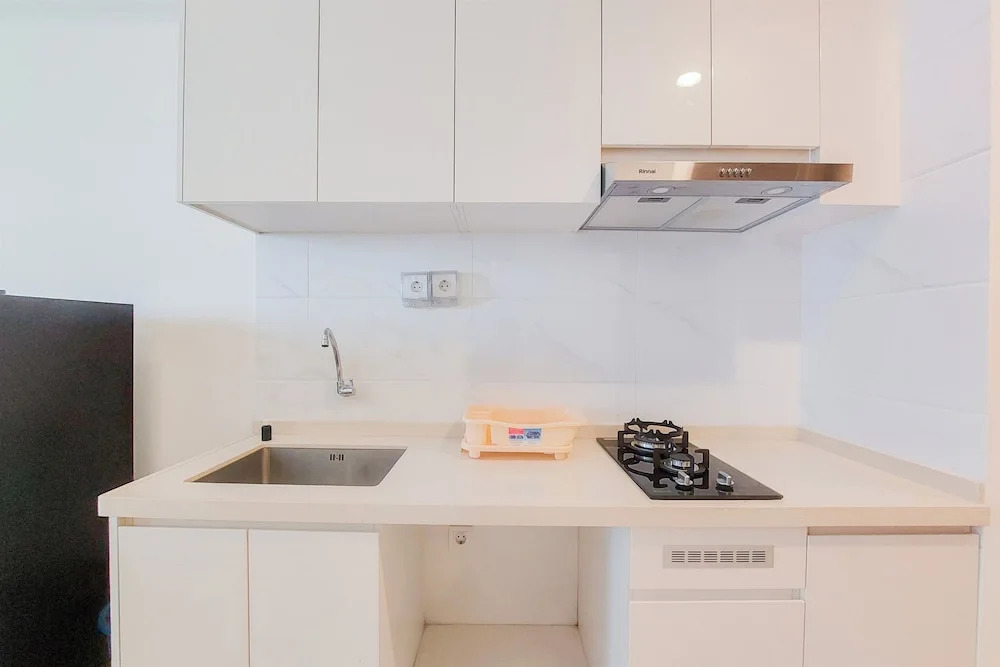 Comfy And Furnished 1Br With Extra Room Sky House Bsd Apartment