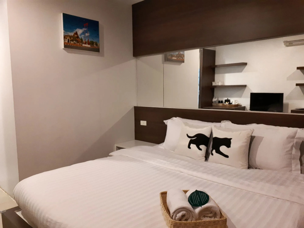 Bed By City Hotel