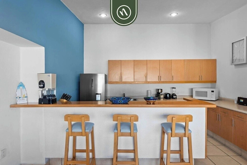 Mexican 2 BR Condo in Hotel Zone - Near the Beach