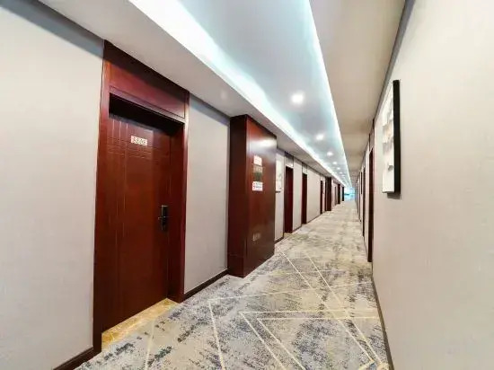 Baiyi Hotel (Suzhou Taihu Xukou Metro Station)