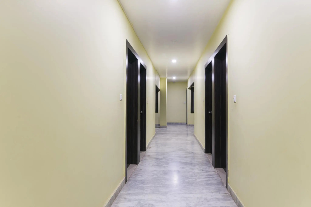Capital O 66652 Hotel Manokamal
