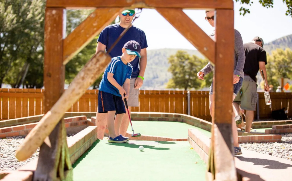 Wapato Point Resort