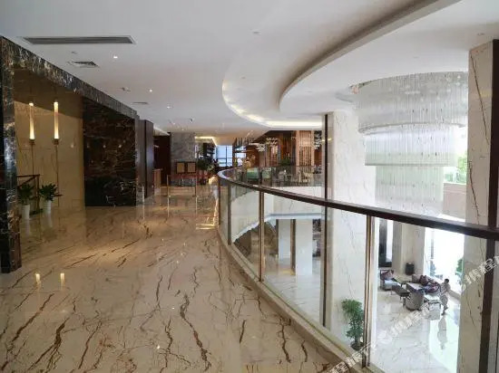 Rowin Grand Hotel