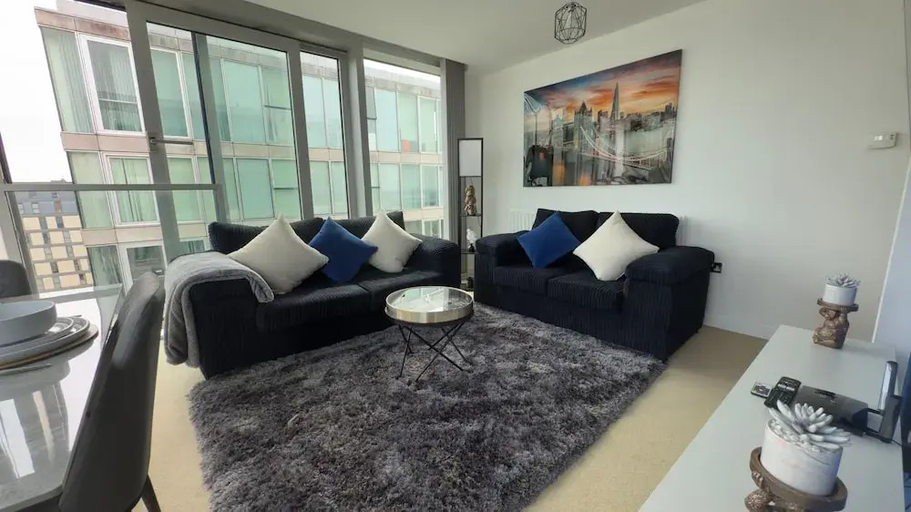 Central M K 2-Bedroom Apartment Sleeps 4 Parking