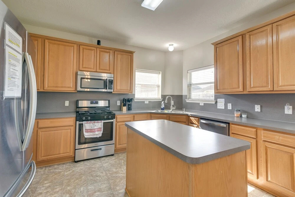 Pet-friendly Pearland Home ~ 21 Mi to Houston!