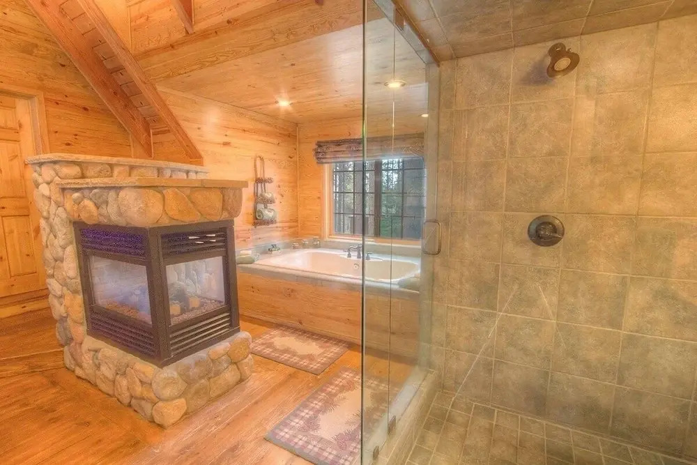 River Rock Retreat 4 Bedroom Home by RedAwning