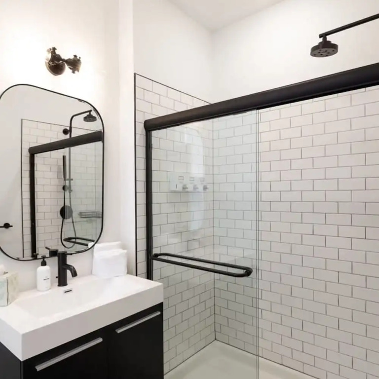 Sosuite 1BR Apt w W/d, Large Dining Seating