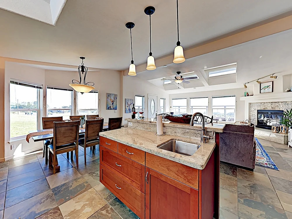 New Listing! Stunning Beach Getaway W/ Ocean Views 2 Bedroom Home