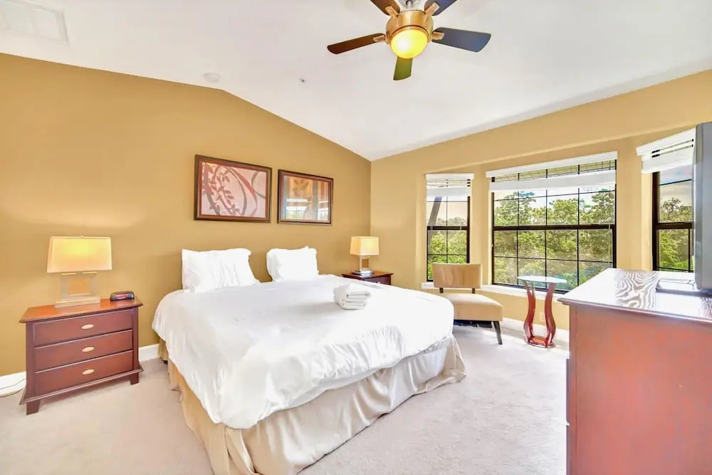 4BR Townhome in Damai Resort With Netflix