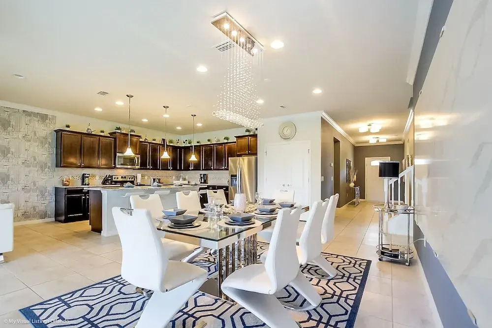 9 Bed 6 Ba Villa with Games, Pool & Spa