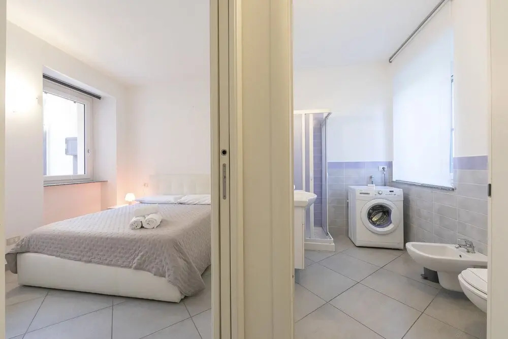 Casa Al Vicolo Di Ranco 50mt From Beach - Happy Rentals