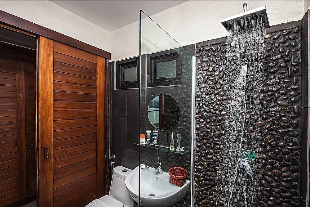 Paritta Sky Villa A 2 villas with 3 beds each