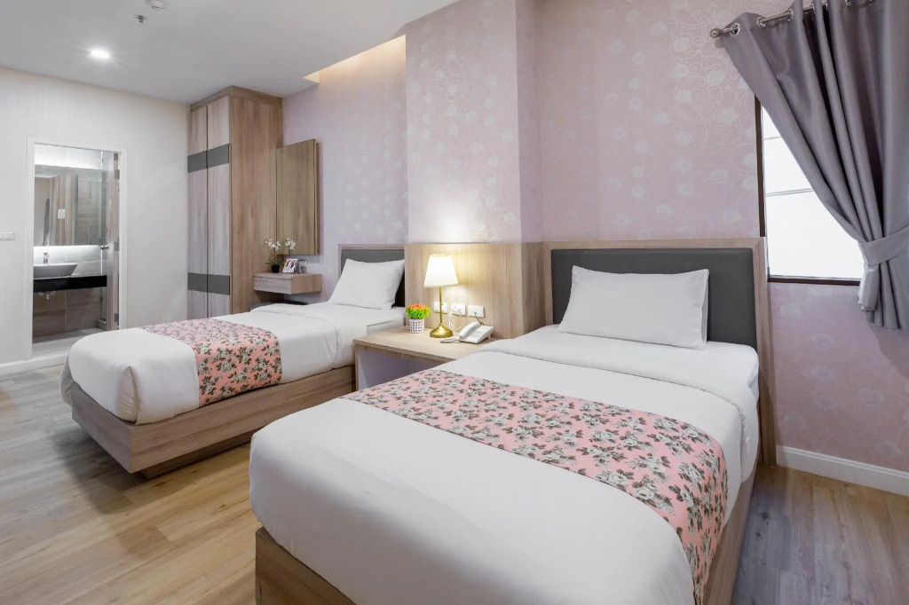 Leela Orchid Hotel