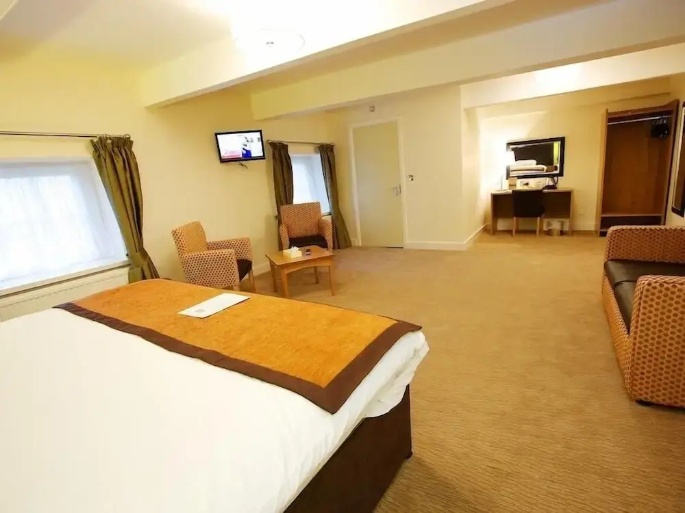 THE LORD NELSON HOTEL