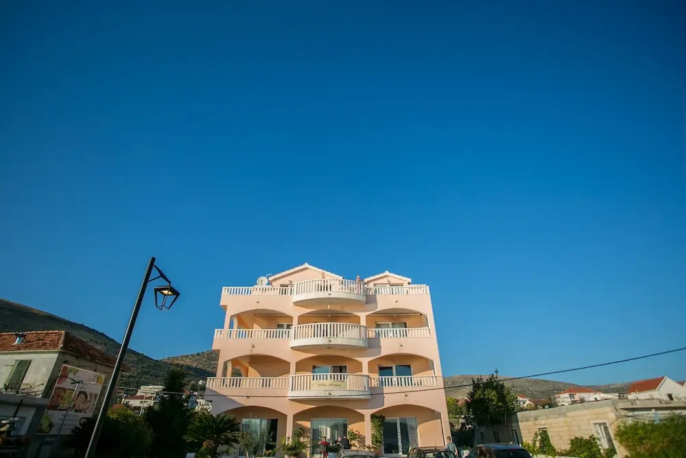 Kaja - right next to the beach