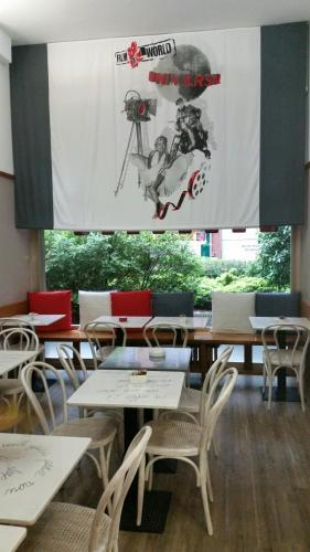 with FREE PARKING - con Parcheggio incluso - The Boheme Navigli - Quiet & comfy vintage Junior Suite