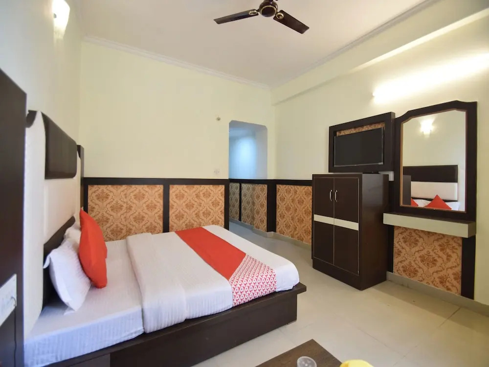 OYO 11616 Hotel Shree Ram